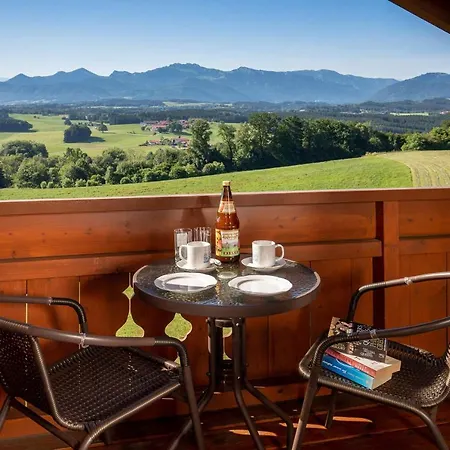Berg Weingarten Garni Hotel 3*