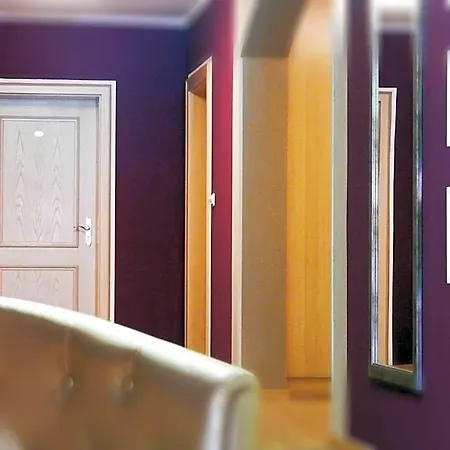 Berg Weingarten Garni Hotel 3*