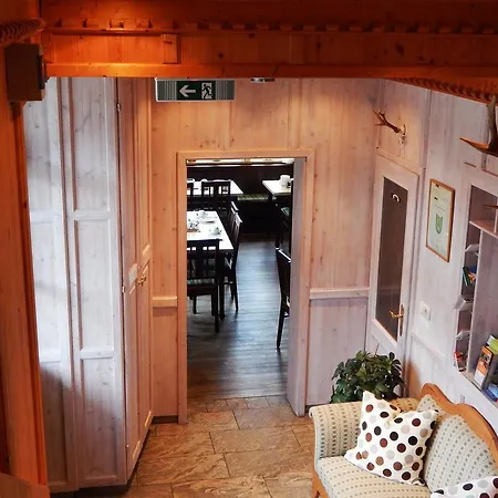 Berg Weingarten Garni Hotel 3*
